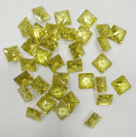 Ювелирный кристалл из фианита, 5х5мм, форма квадрат, лимонно-желтый, 1 шт.