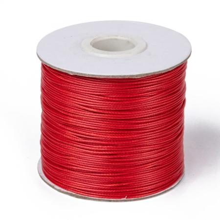 <p>Тонкий плетеный вощеный синтетический (полиэстеровый) шнур, цвет красный. Толщина может немного отличаться от заявленной. К этому шнуру лучше брать концевики с внутренним диаметром 0.9-1 мм - в меньший концевик шнур может быть сложно вставить из-за распушенного кончика. Оттенок может отличаться от фотографии. По возможности, продается цельным куском, однако, может поставляться несколькими отрезами. Цена за 10 метров. </p>