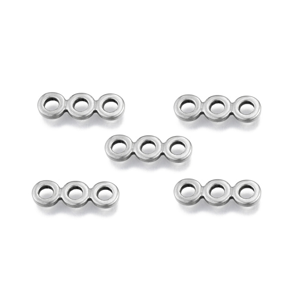 <p>Не темнеющая фурнитура из нержавеющей стали. Разделитель с 3 отверстиями. Подходит для бусин до 7 мм. Размер может немного отличаться от заявленного. Также можно использовать как коннектор. Оттенок может отличаться от фотографии и в разных поставках. Цена за 2 шт.</p>