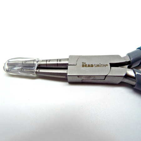 <p>Необычный инструмент для изготовления украшений и работы с проволокой: круглогубцы Loop Rite с носиками разной толщины. Используя данный инструмент можно делать круглые петельки (колечки) с внутренним диаметром 2-8 мм. Инструмент произведен американской компанией BeadSmith в Пакистане. Цвет ручек может отличаться в разных поставках. Цена за 1 шт.</p><p>ВНИМАНИЕ: на носиках возможны тёмные пятна, разметка может быть слегка смазана.</p>