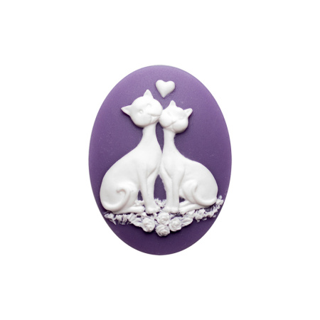 Камея акриловая, 40х30мм, влюбленные кошки, белые на фиолетовом, 1 шт.