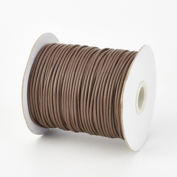 <p>Тонкий плетеный вощеный синтетический (полиэстеровый) шнур, цвет коричневый. Толщина может немного отличаться от заявленной. К этому шнуру лучше брать концевики с внутренним диаметром 0.9-1 мм - в меньший концевик шнур может быть сложно вставить из-за распушенного кончика. Оттенок может отличаться от фотографии. По возможности, продается цельным куском, однако, может поставляться несколькими отрезами. Цена за 10 метров. </p>