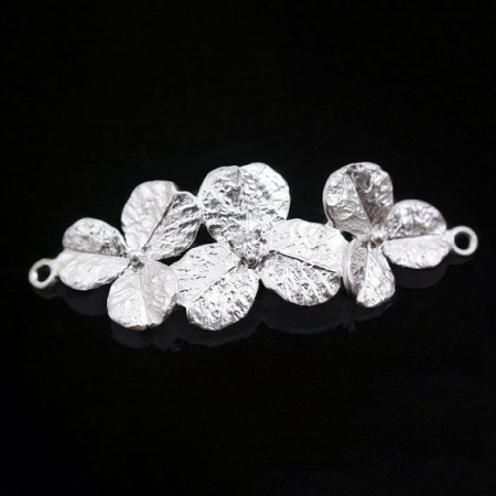 Коннектор, 40х14х3мм, Корея, Клевер тройной с фианитом, базовый материал - латунь, матовый родий, 1 шт.